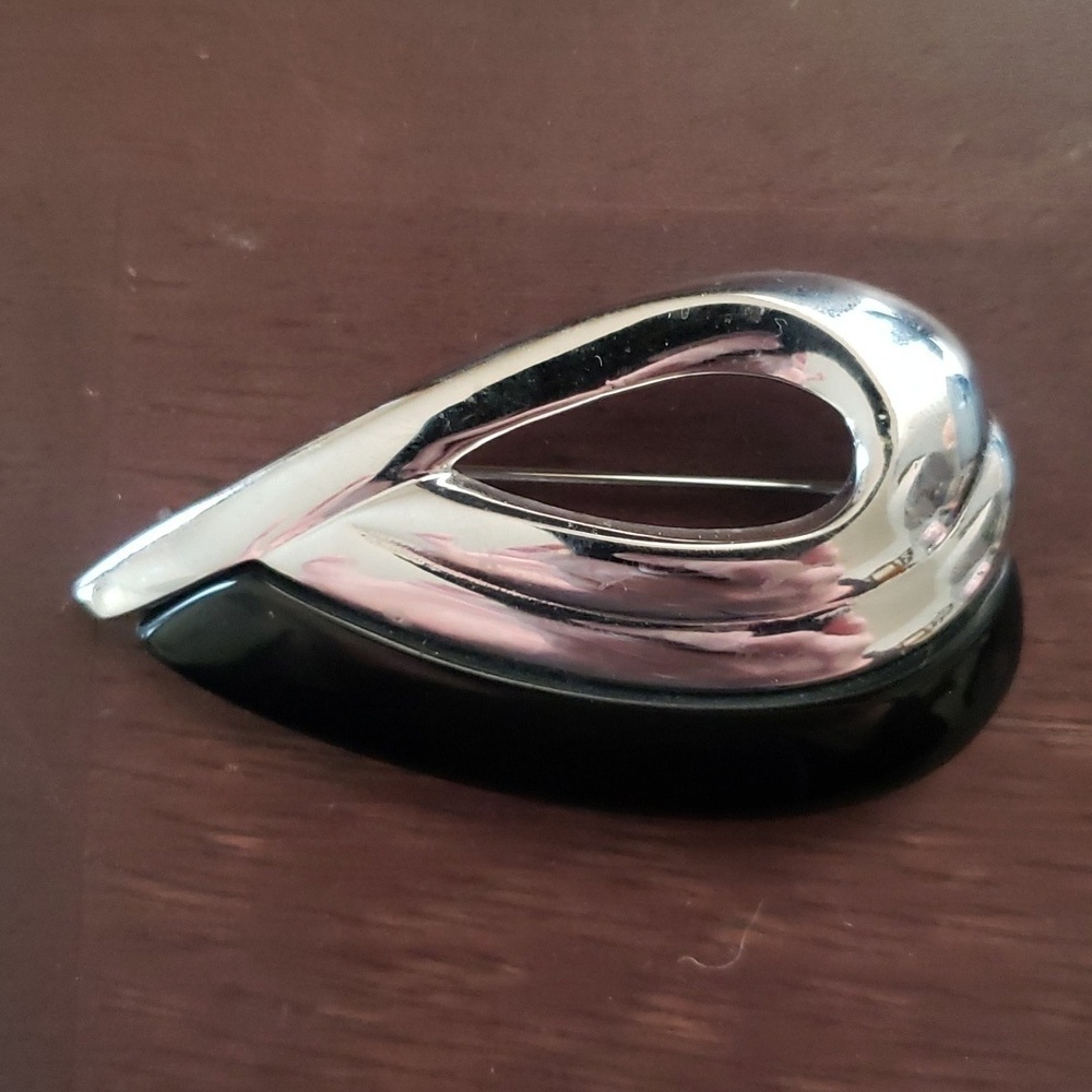 Vintage Napier Black Enamel Silver Plated Tear Drop Pin Brooch